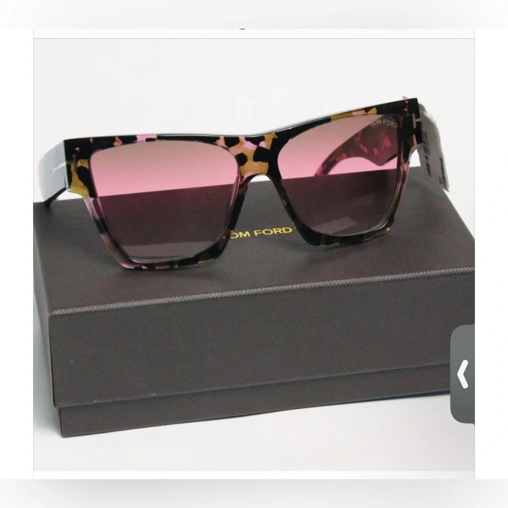 SUNGLASSES SOIRÉE LIVE LISTING